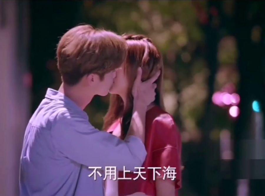 西安甲康医院张新亮科普:甲状腺癌来临时,这4个表现“藏不住”!