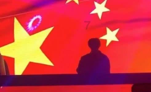 逃离废弃火车站