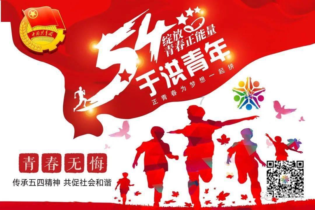 老人在731部队罪证陈列馆前唱抗战歌曲