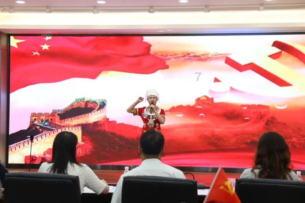 不补身体虚，一补就上火，上热下寒的人，冬季这样做既通又补，火气变元气！