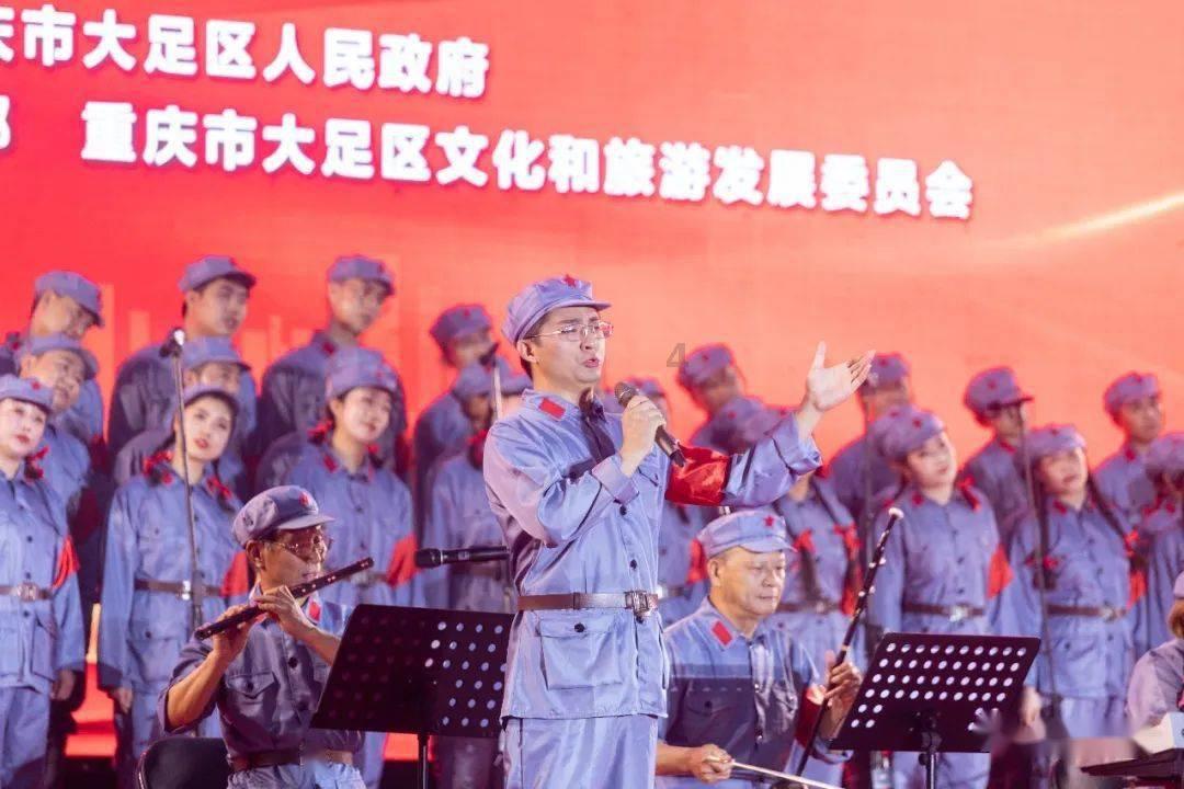 耄耋老人到20公里外看望孙子，寒冬忘归途南京特警接力送她回家