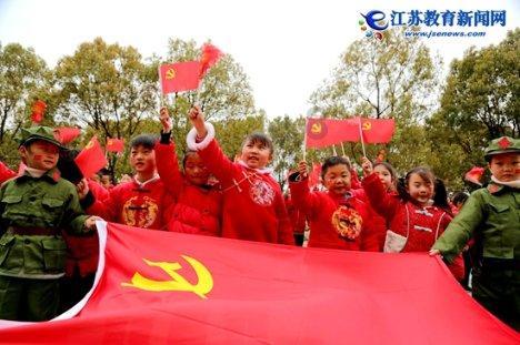 当紫砂壶遇见珐琅彩，更添华丽雍容！