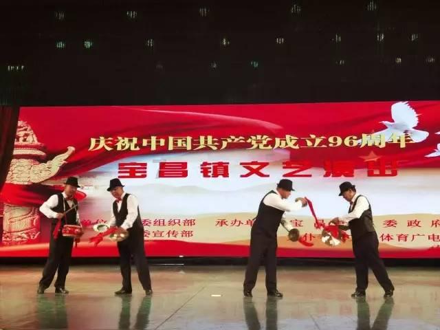 “爷孙恋”接连起波澜，太狗血：年龄差超40岁