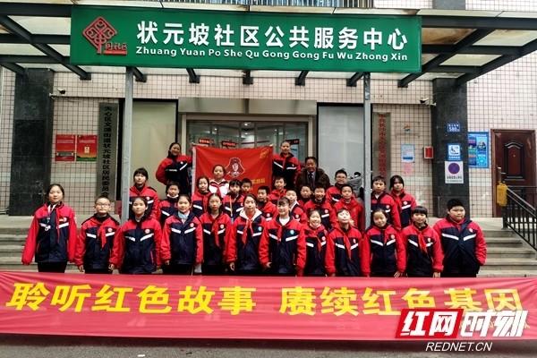 小龙虾到底有多脏？大厨教我1招清洗办法，洗得又快又干净游戏画面