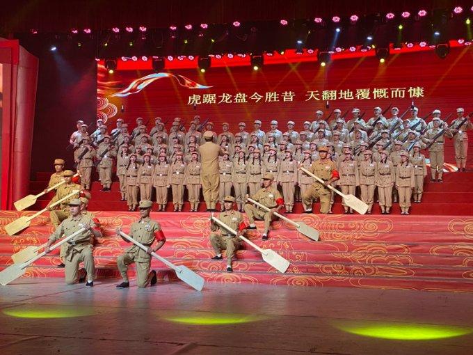 逃出昏暗的房子