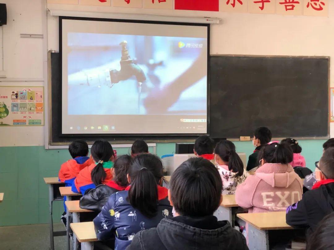 亚洲杯小组赛第二轮最佳阵:西亚球员几乎霸榜,日韩澳无人入围