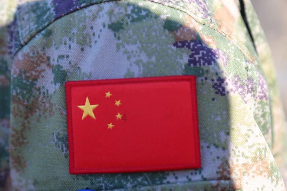 有哪些专门卖明星周边的店铺可以推荐？游戏画面