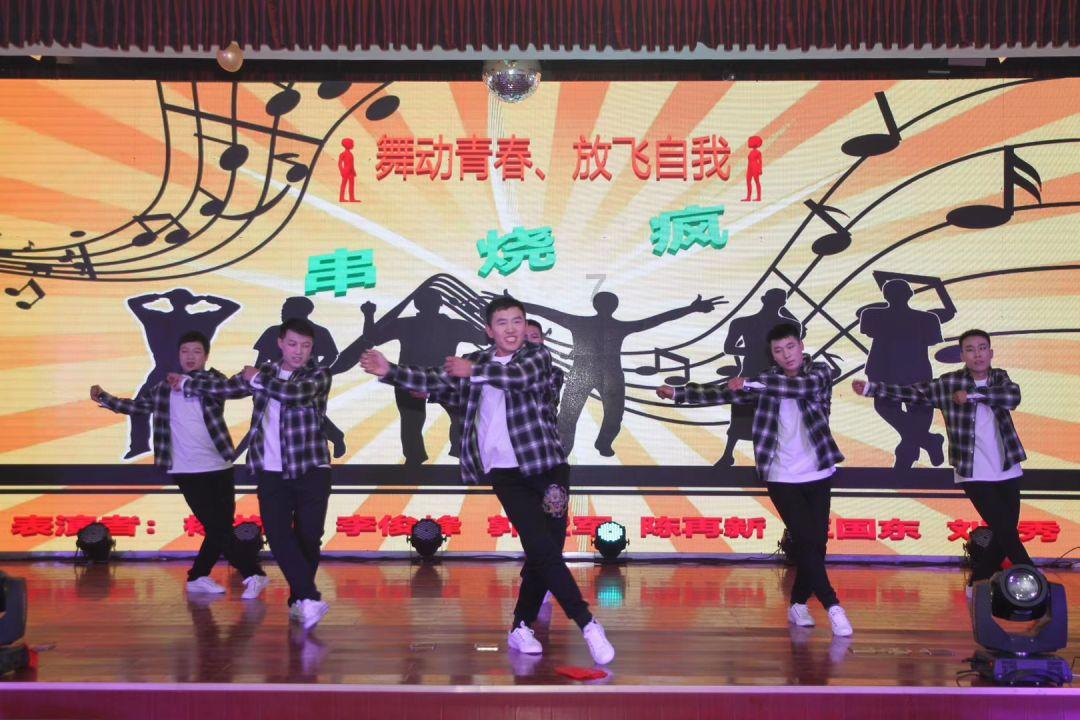 三人结伙流窜盗窃55部手机 德城公安6小时跨省抓获