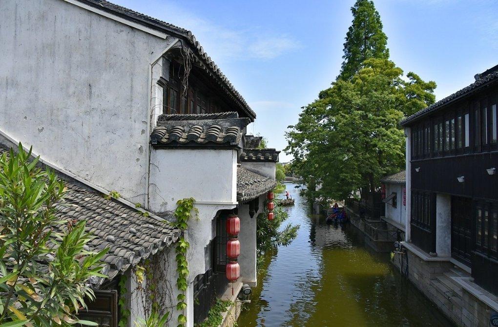 逃离无人大住宅