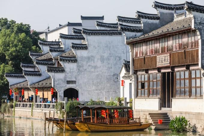 逃离违建房屋9