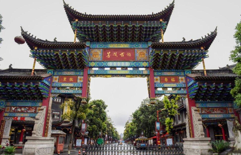 内维尔:曼城是英超巨人,他们的违规处理如果久拖就会伤害英超
