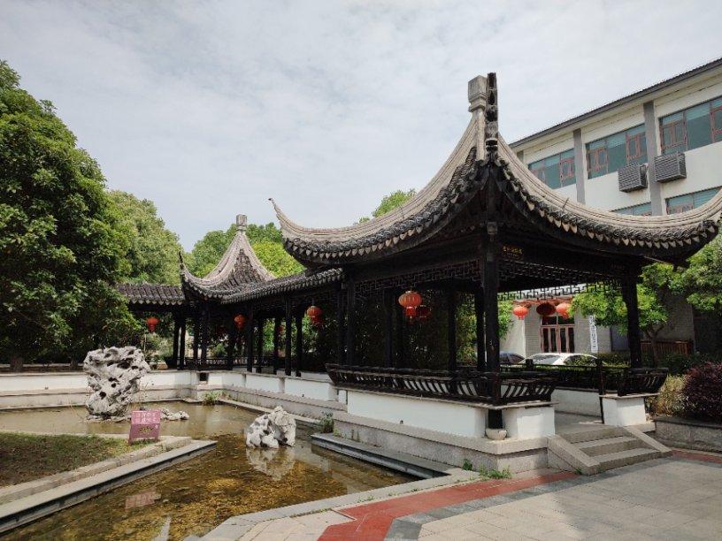小蓝球向上跳