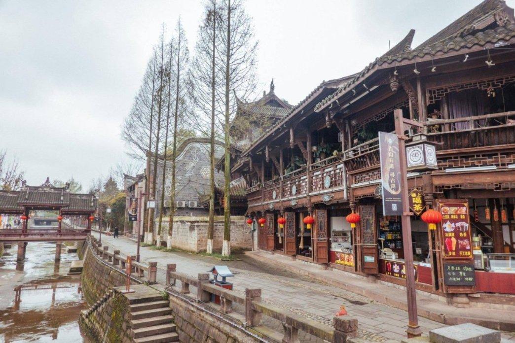 俄媒:一架伊尔-76运输机在别尔哥罗德州坠毁,克宫称将查明情况