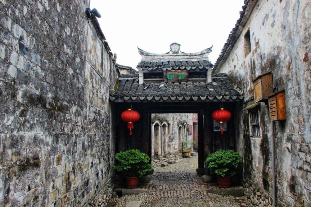 儿子平时很乖很孝顺，但是一发脾气就很恐怖，很吓人，这是怎么回事？游戏画面