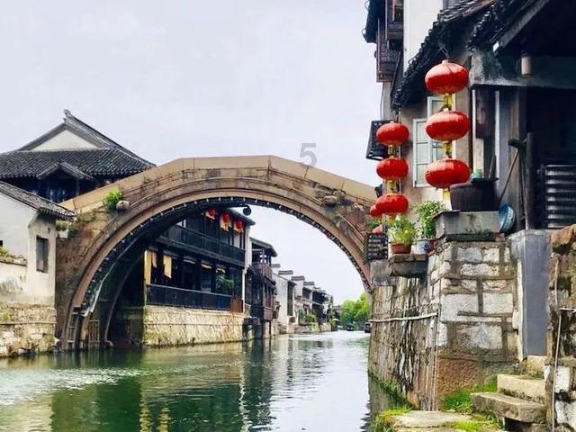 清理脏乱的宫殿