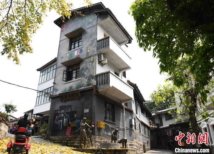 芭比的大学之旅