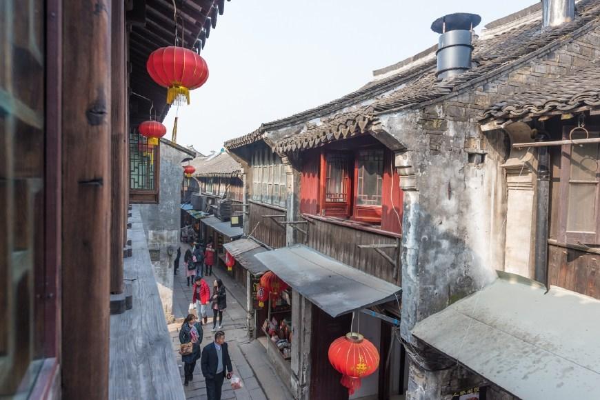 新华社快讯:哈马斯媒体办公室28日说,以军过去48小时在加沙地带南部汗尤尼斯打死至少350名巴勒斯坦人