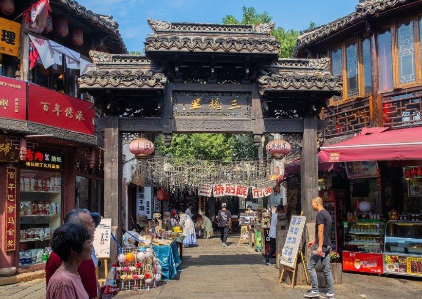《嘉人》公开汤唯的画报，她在影视界的发展如何？游戏画面